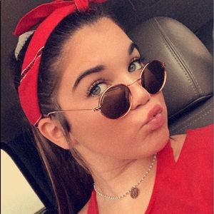 Meet your Posher, Suzannah